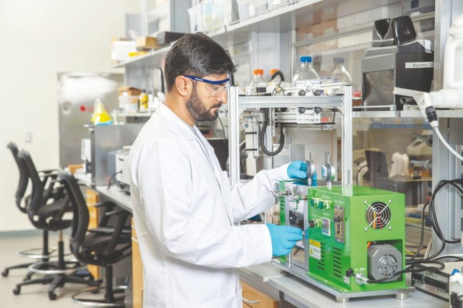 فريق بحثي من “نيويورك أبوظبي” يطور بلورات عضوية تدعم اكتشافات الفضاء