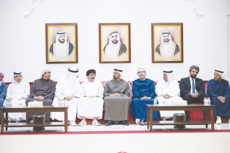 ذياب بن محمد بن زايد يقدِّم واجب العزاء في وفاة علي سالم البيض