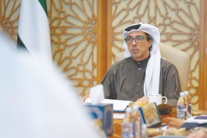 منصور بن زايد يترأس اجتماع اللجنة العليا بشأن قطاع الماء والكهرباء في أبوظبي