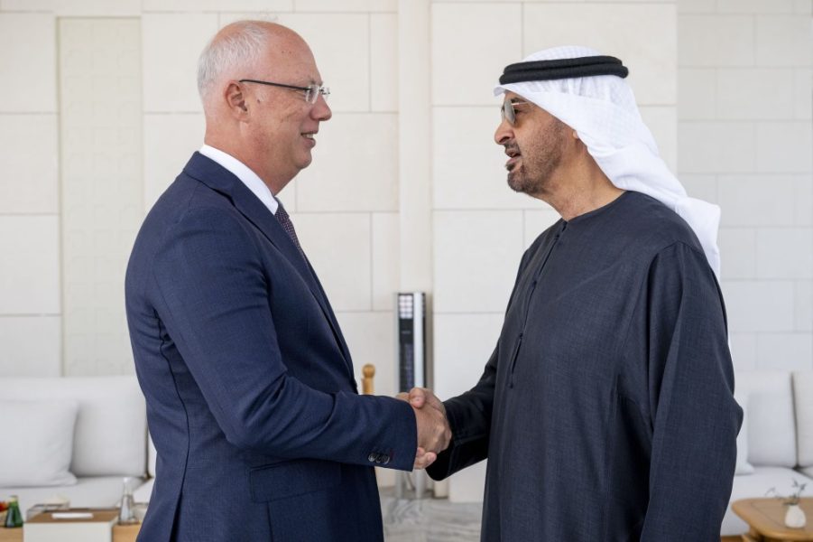 رئيس الدولة يستقبل مبعوث الرئيس الروسي