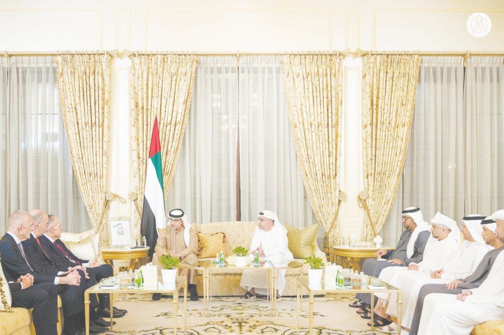 هزاع بن زايد يشهد توقيع اتفاقية بين مكتب أبوظبي للاستثمار و”ستيت ستريت” لإنشاء مركز عمليات جديد للشركة في منطقة العين