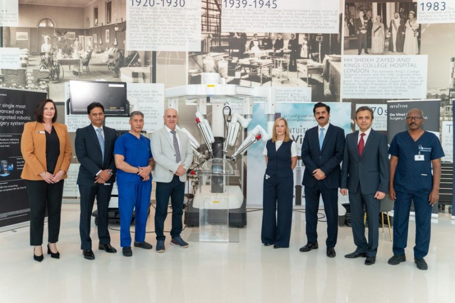 “كينغز كوليدج لندن دبي” أول مستشفى يستعرض الروبوت الجراحي المتطوّر “دافنشي 5” في الدولة