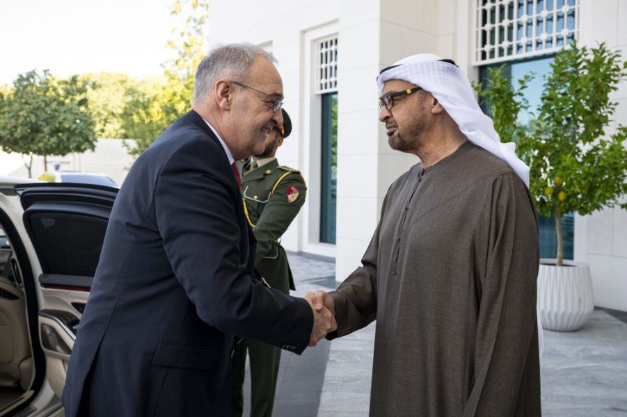 رئيس الدولة ورئيس الاتحاد السويسري يبحثان تعزيز العلاقات الثنائية