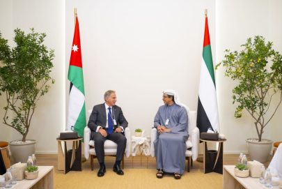 منصور بن زايد ورئيس مجلس الوزراء الأردني يبحثان سبل تعزيز التعاون الثنائي وتطويره في مختلف المجالات