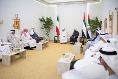 رئيس الدولة يبحث مع رئيس وزراء الكويت العلاقات الأخوية بين البلدين