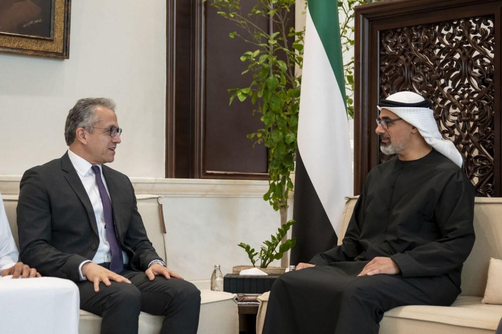 خالد بن محمد بن زايد يبحث مع مدير عام منظمة الأمم المتحدة للتربية والعلم والثقافة “اليونسكو” تعزيز التعاون المشترك