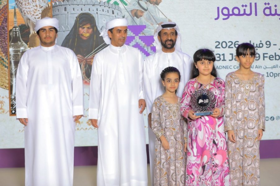 مسلم بن حم يزور مهرجان العين التراثي ويشيد بدوره في صون الموروث الإماراتي