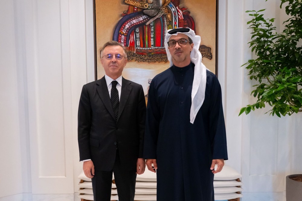 منصور بن زايد يبحث مع السفير التركي لدى الدولة تعزيز العلاقات الثنائية