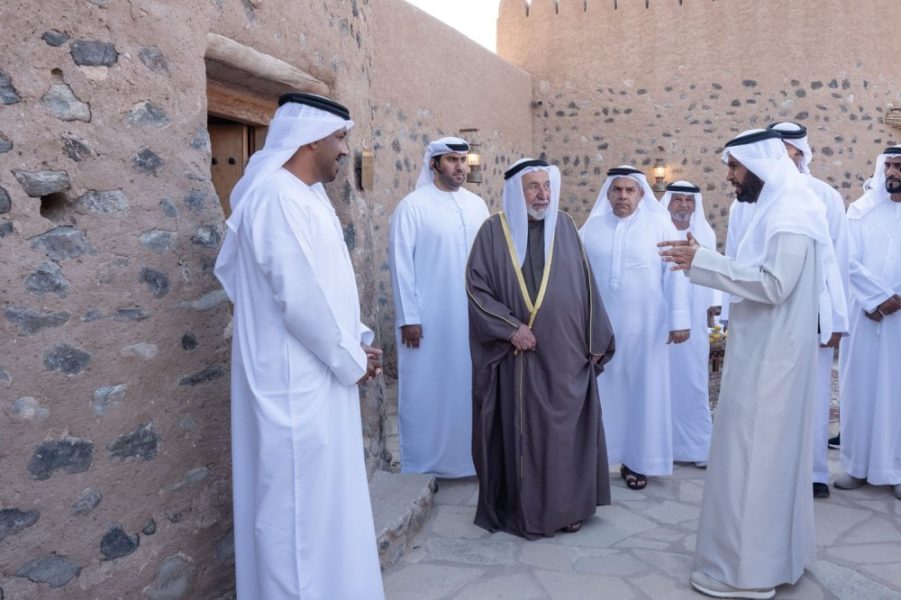حاكم الشارقة يفتتح حصن فِلي