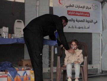 ضمن “الفارس الشهم 3”.. مركز الإمارات الطبي يواصل تقديم خدماته الصحية في مواصي خانيونس