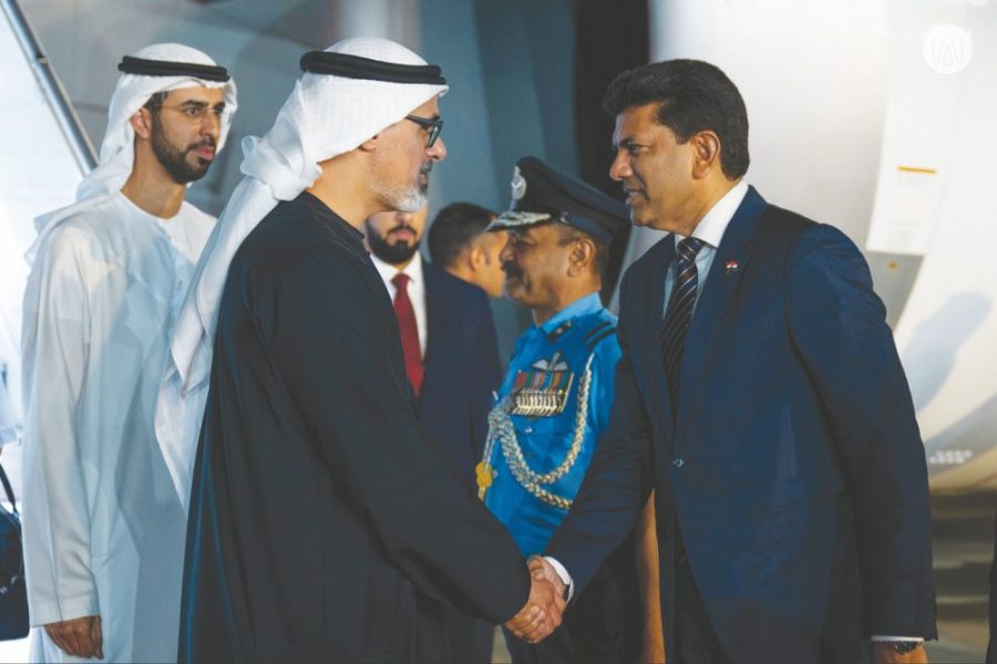 نيابة عن رئيس الدولة.. ولي عهد أبوظبي يصل إلى العاصمة الهندية نيودلهي للمشاركة في أعمال “قمة تأثير الذكاء الاصطناعي”