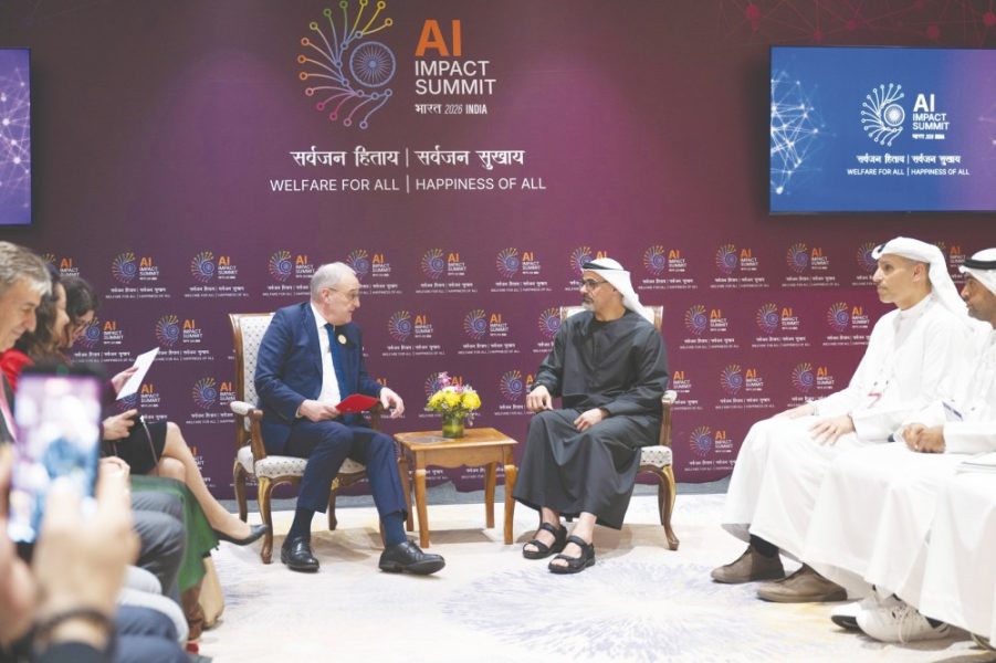 ولي عهد أبوظبي يلتقي رئيس الاتحاد السويسري على هامش قمة تأثير الذكاء الاصطناعي