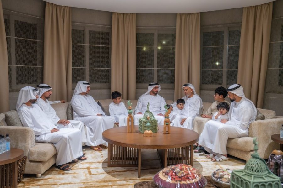 سيف بن زايد يعزي في وفاة عبدالمجيد صديقي