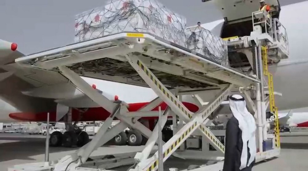 بشراكة إماراتية بحرينية.. إرسال شحنة إغاثية عاجلة تزن 100 طن لدعم الشعب الفلسطيني في غزة