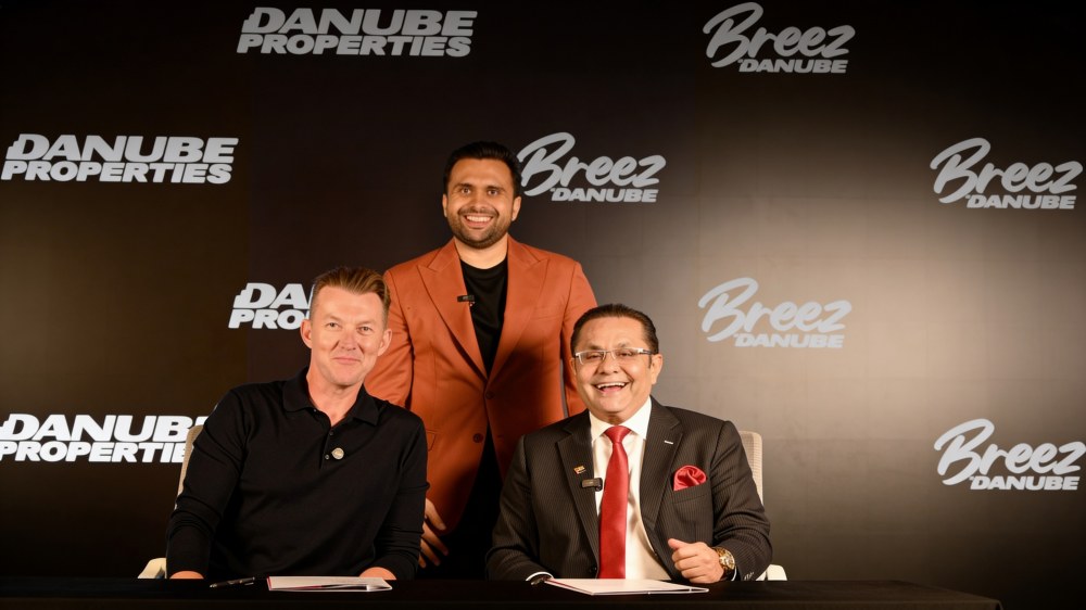 أسطورة الكريكيت بريت لي ينتقل إلى دبي ويشتري منزلاً في دانوب