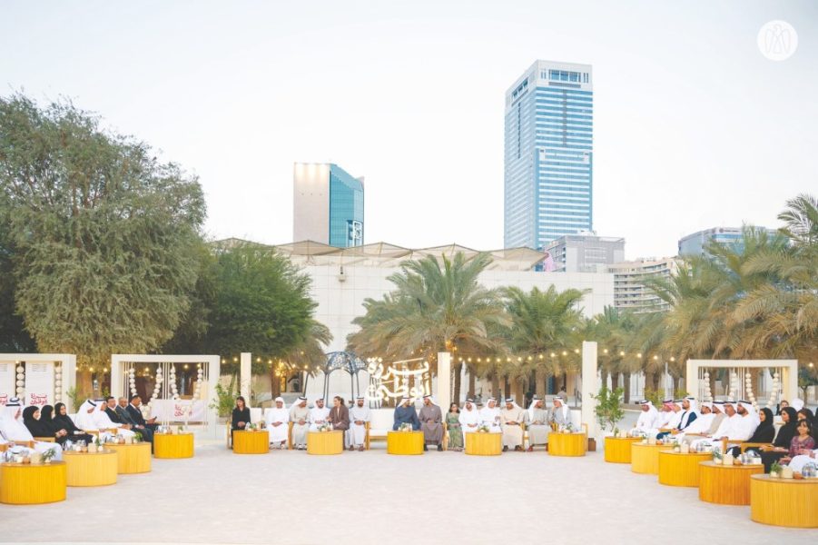 ذياب بن محمد بن زايد يشارك موظفي جهات حكومية الإفطار الرمضاني في «برزة أبوظبي»