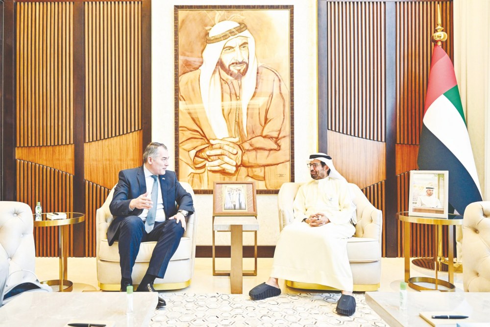 رئيس لجنة شؤون الدفاع بالوطني الاتحادي يستقبل مبعوث الخارجية السويسرية للقرن الأفريقي