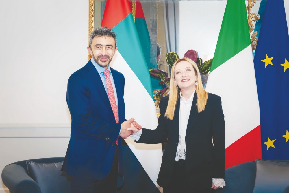 عبدالله بن زايد ورئيسة وزراء إيطاليا يبحثان التطورات الإقليمية والدولية الراهنة