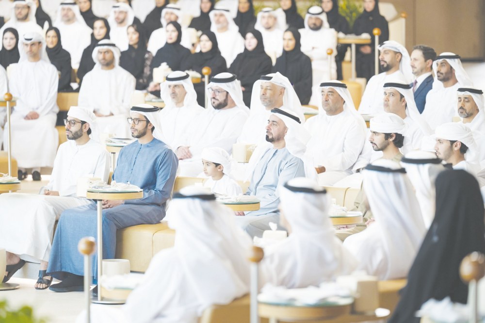 نظمها مجلس محمد بن زايد..سيف بن زايد يشهد جلسة تحت عنوان “الشيخ زايد والرؤية الإنسانية العالمية لدولة الإمارات”