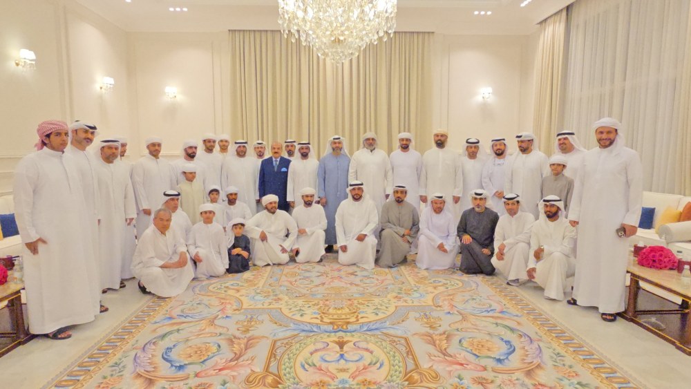 محمد بن حم يقيم إفطارًا رمضانيًا يجمع أسرة «عونك يا وطن» ويعزز قيم التلاحم المجتمعي في العين