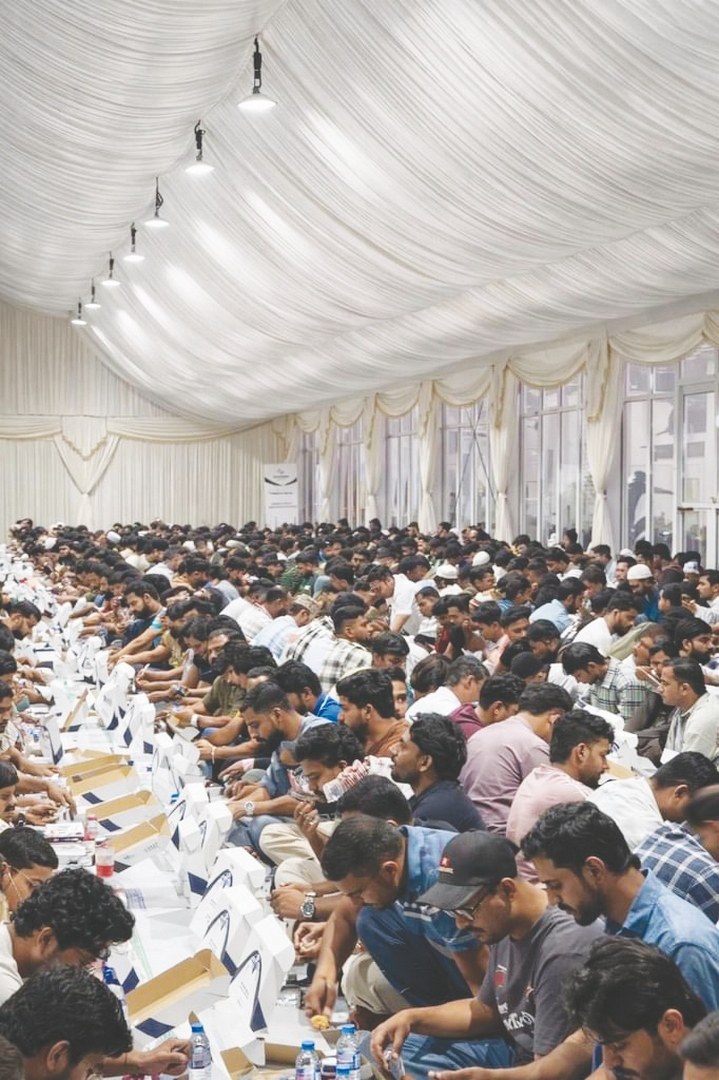 جمارك دبي و”دي بي ورلد الخيرية” توزعان 144 ألف وجبة إفطار خلال الشهر الفضيل