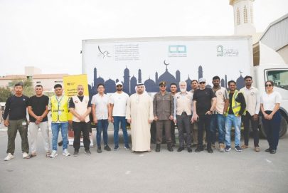 إقامة دبي توزع 135 ألف وجبة إفطار على العمال ضمن مبادرة “حافلة الخير”