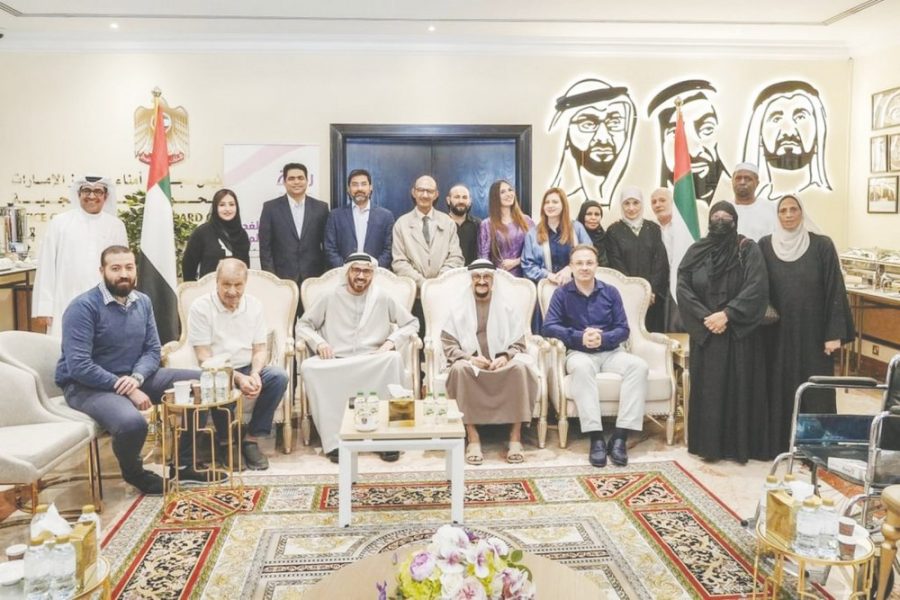 جمعية “رحمة” تكرم محسنا أسهم في علاج مرضى السرطان المحتاجين