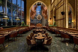 أمسية استثنائية تجمع بين نكهات النيكاي المبتكرة، والإيقاعات الحيوية، وتجربة طعام فاخرة في قلب وسط مدينة دبي