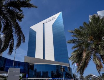 غرفة تجارة دبي تعقد 13 اجتماعاً مع مجالس ومجموعات الأعمال