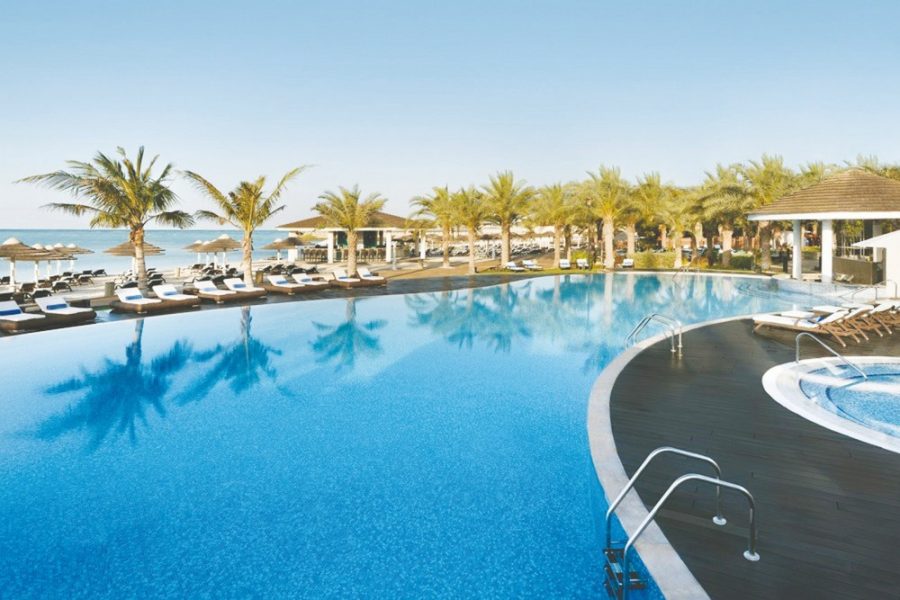 احتفلوا بعطلة عيد الفطر على شاطئ البحر في فندق إنتركونتيننتال أبوظبي