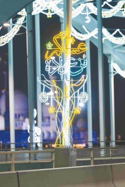 مدينة أبوظبي وضواحيها تتزيّن بآلاف التشكيلات المضيئة احتفاءً بعيد الفطر