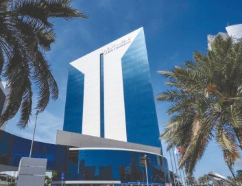 غرفة تجارة دبي تعقد 13 اجتماعاً مع مجالس ومجموعات الأعمال