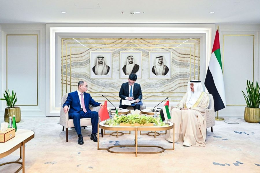 صقر غباش والسفير الصيني يبحثان عدد من القضايا الثنائية ذات الاهتمام المشترك