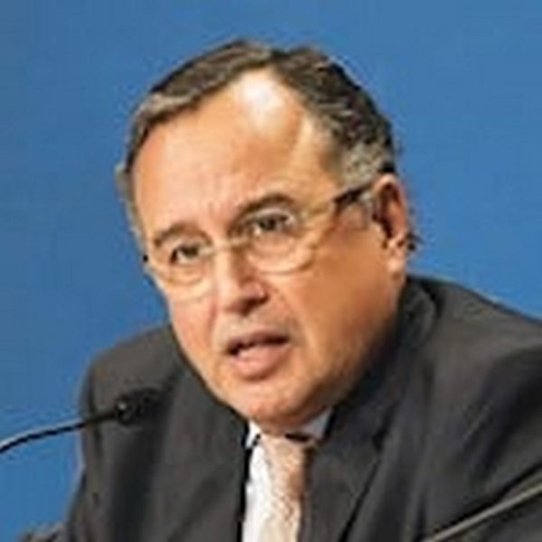 فرص وتحديات العالم العربي في عصر الذكاء الاصطناعي