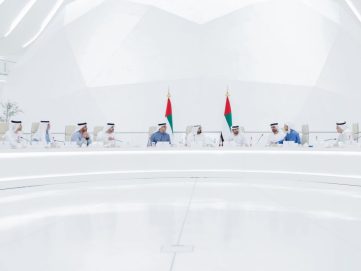 محمد بن راشد: بقيادة أخي محمد بن زايد.. مؤسساتنا الوطنية وقواتنا الدفاعية تعمل بكل كفاءة واحترافية