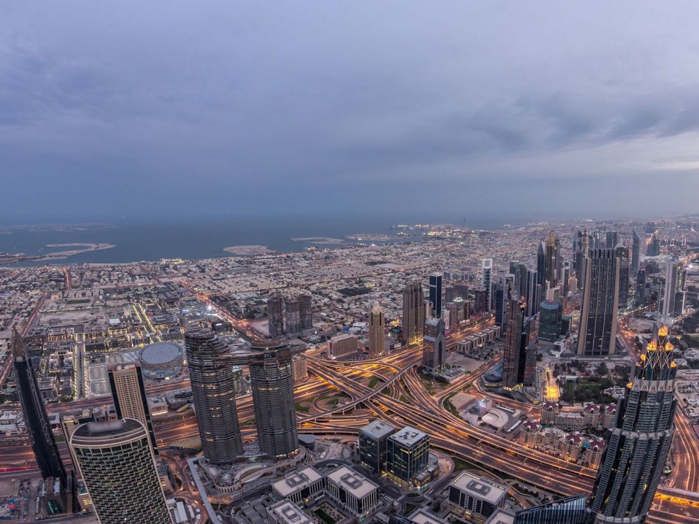 قطاع العقارات الإماراتي يتألق بمشاريع ملياريه ومبيعات قوية في مارس