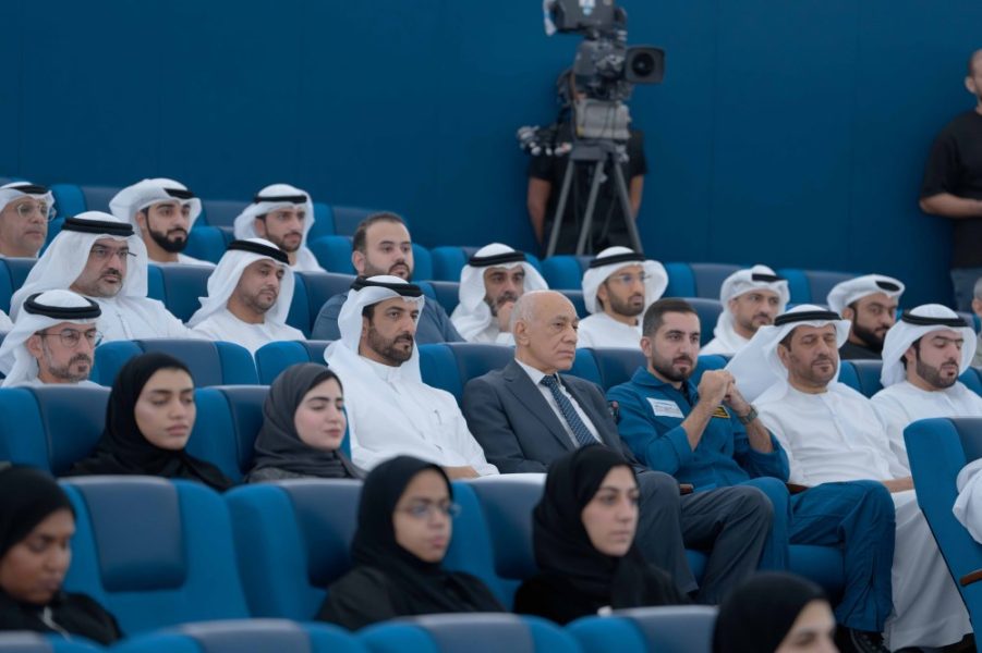 سلطان بن أحمد القاسمي يطلق الهوية المؤسسية لمجمع الشارقة للفضاء والفلك