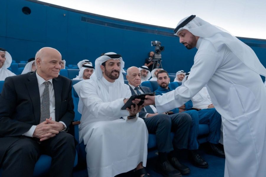 سلطان بن أحمد القاسمي يطلق الهوية المؤسسية لمجمع الشارقة للفضاء والفلك