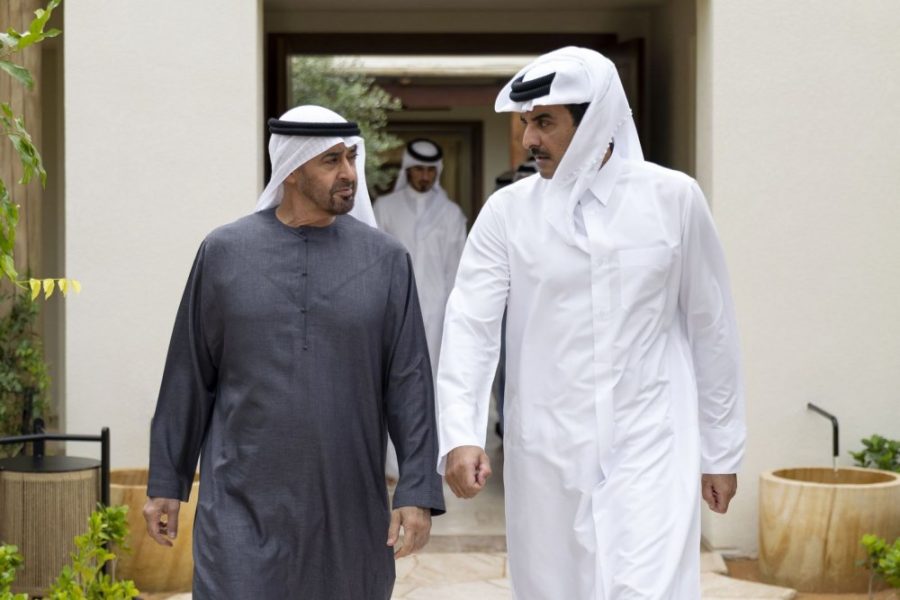 رئيس الدولة وأمير قطر يبحثان التطورات في المنطقة في ظل التصعيد العسكري وتداعياته على الأمن والاستقرار الإقليمي والدولي