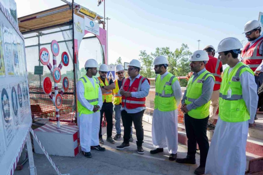 بلدية مدينة أبوظبي تنظم حملة ميدانية لتعزيز سلامة العاملين في الأماكن المرتفعة بالمواقع الإنشائية