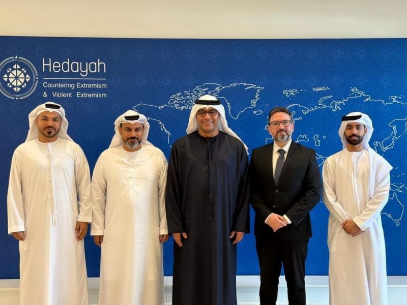 مركزا “هداية “و”باحثي الإمارات” يناقشان سبل دعم الإنتاج العلمي ومكافحة التطرف