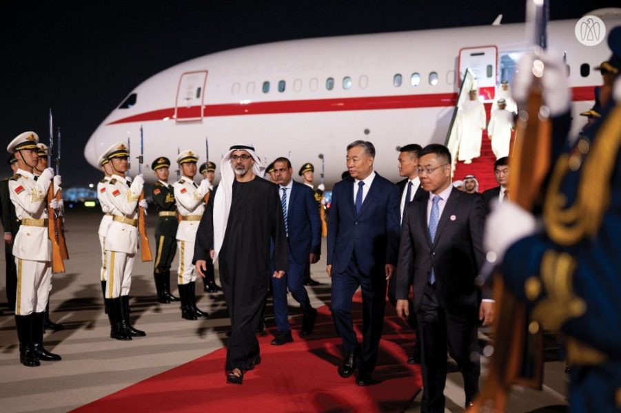 ولي عهد أبوظبي يصل إلى العاصمة بكين في زيارة رسمية إلى جمهورية الصين الشعبية