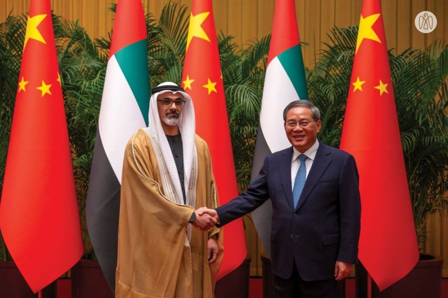 ولي عهد أبوظبي ورئيس مجلس الدولة الصيني يبحثان تعزيز الشراكة الاستراتيجية الشاملة وتوسيع آفاق التعاون بين البلدين