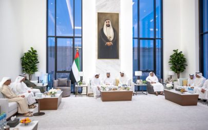 حمدان بن زايد يزور محمد خلفان الهاملي بمنزله في مدينة زايد