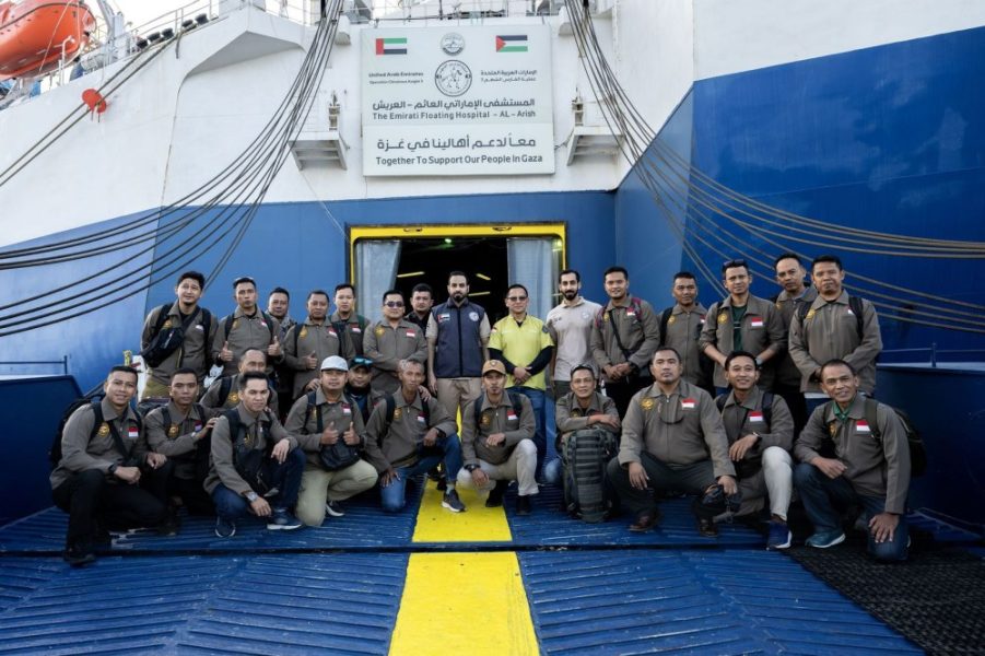 ضمن “الفارس الشهم 3”.. وصول دفعة جديدة من الفريق الطبي الإندونيسي إلى المستشفى الإماراتي العائم بالعريش
