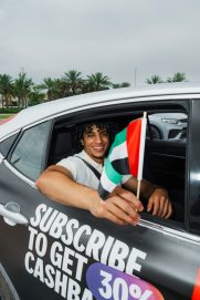 “يانغو رايد” توزّع آلاف الأعلام الإماراتية على الركاب والسائقين دعماً للدعوة الوطنية لتعزيز قيم الوحدة والتلاحم