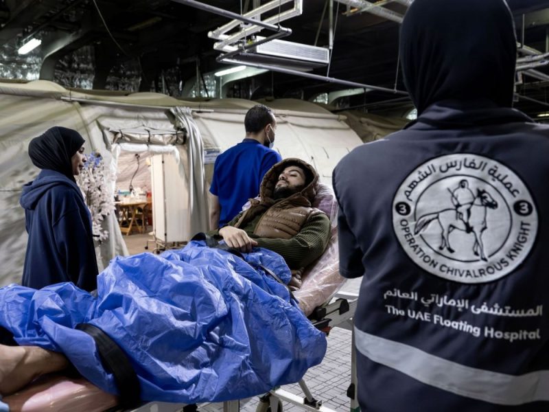 استمراراً لرسالته الإنسانية.. المستشفى الإماراتي العائم في العريش يستقبل 7 حالات جديدة من قطاع غزة