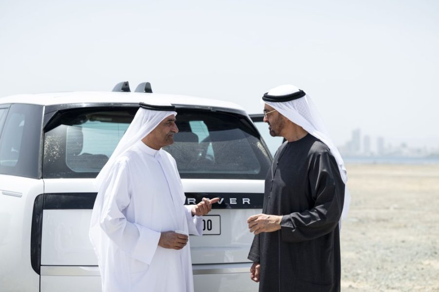 رئيس الدولة يلتقي حمد الشرقي ويقوم بجولة تفقدية في ميناء الفجيرة