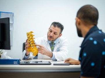 “مستشفى مدينة زايد” ينجح في علاج سل العمود الفقري بتقنيات جراحية متقدمة