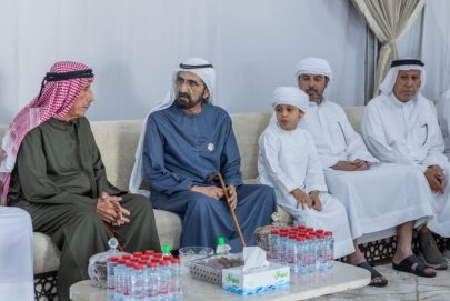 محمد بن راشد يقدم واجب العزاء في وفاة حسين الأحبابي